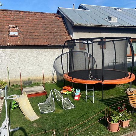 Privat Tilia Apartamento Ivachnová Exterior foto