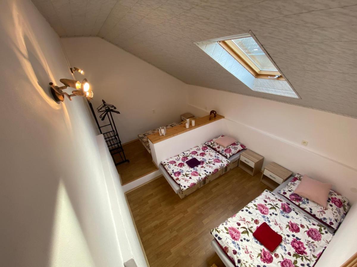 Privat Tilia Apartamento Ivachnová Exterior foto