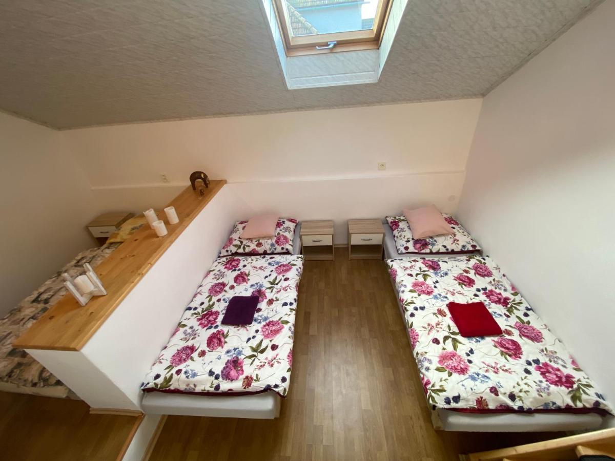 Privat Tilia Apartamento Ivachnová Exterior foto