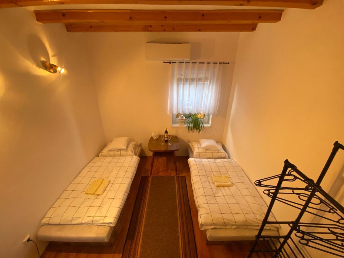 Privat Tilia Apartamento Ivachnová Exterior foto